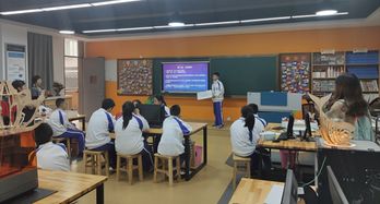 探索STEM教育新方向 中教啟星亮相2019中國STEM教育發(fā)展大會(huì) 引領(lǐng)教學(xué)設(shè)備研發(fā)新篇章